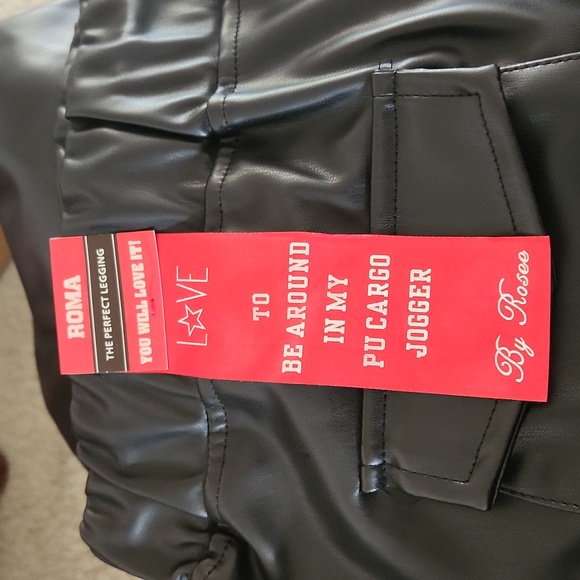 BUTTER SOFT ☆ MIDNITE BLACK ☆ FAUX LEATHER CARGO PANTS ☆ 2x ☆ NWT - Picture 9 of 12